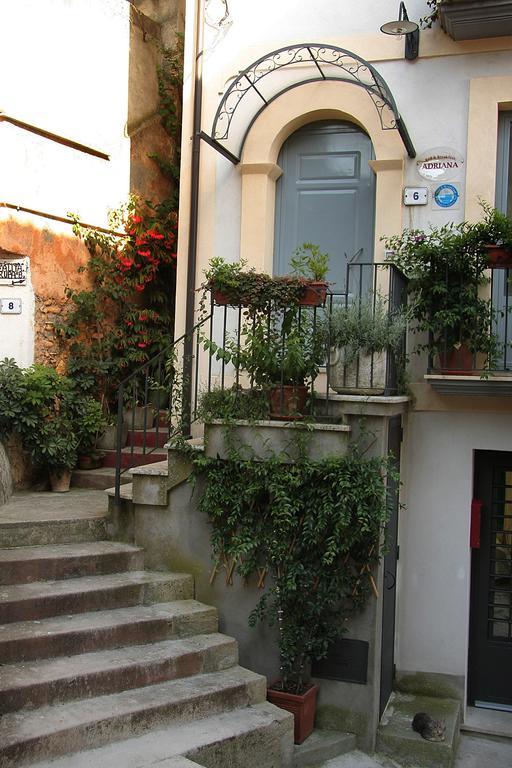 B&B Adriana Паола Экстерьер фото